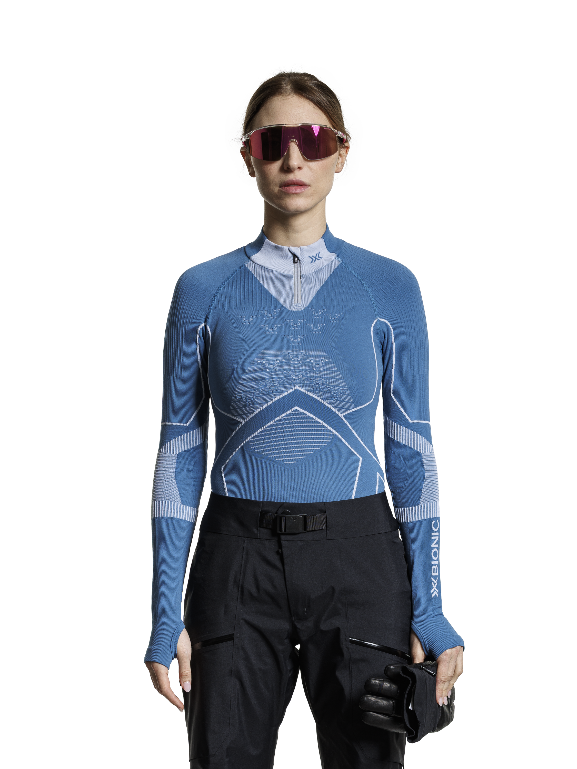 003a0b9d-c7b7-4b3c-943e-41a0323966e8___003a0b9d-c7b7-4b3c-943e-41a0323966e8,EA-WTA8W24W-A015,250129-EA-WTA8W24W-A015-MODEL_SHOT-0345_2C,dam,#color_mineral-blue-arctic-white