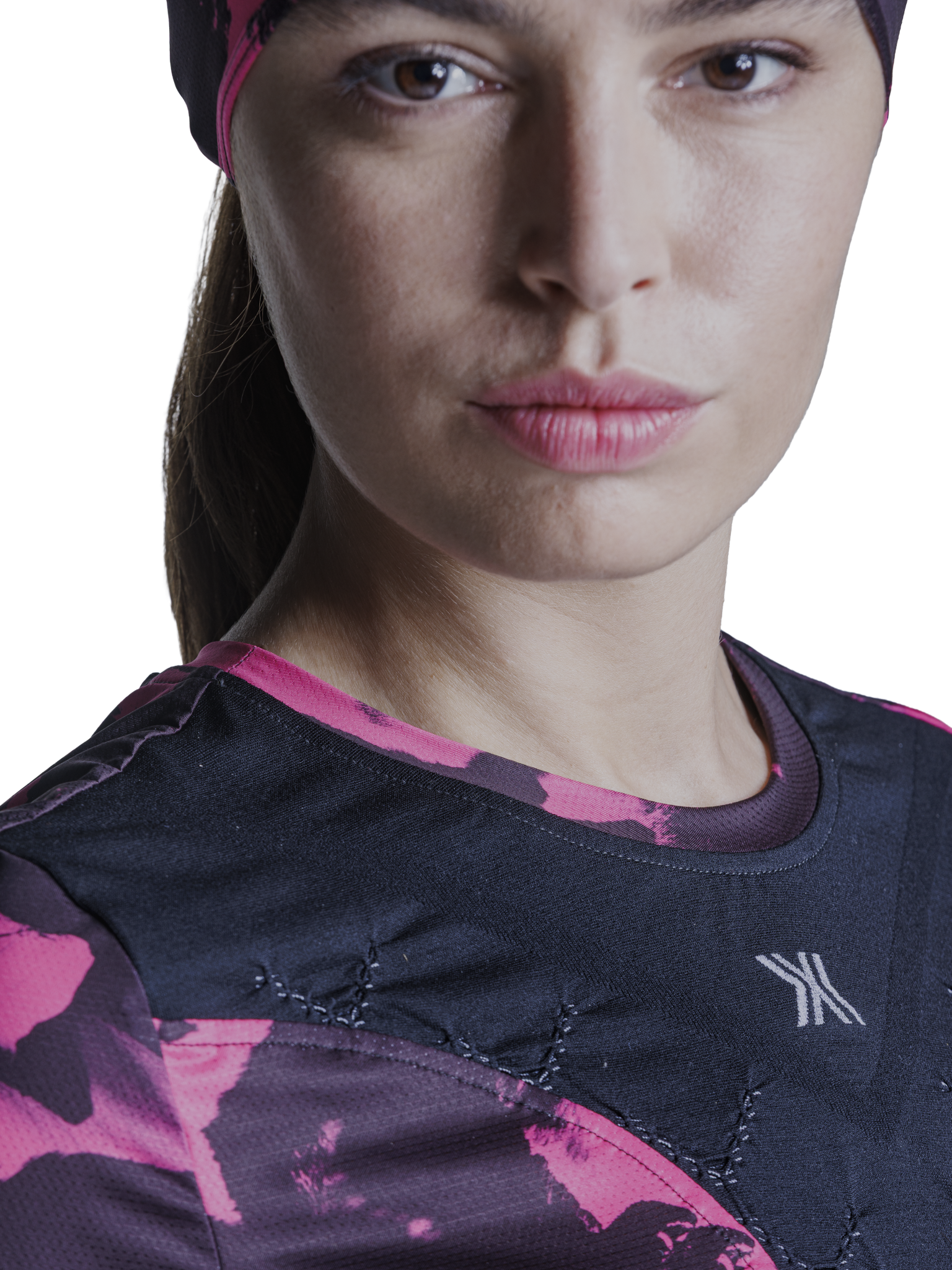 #color_wolfpack-black-neo-pink-winter