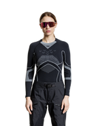 1adbd852-ca0b-49ed-bd07-1c0f54753713___1adbd852-ca0b-49ed-bd07-1c0f54753713,EA-WTH2W24W-B121,250129-EA-WTH2W24W-B121-MODEL_SHOT-0003_2C,dam,#color_x-black-light-grey