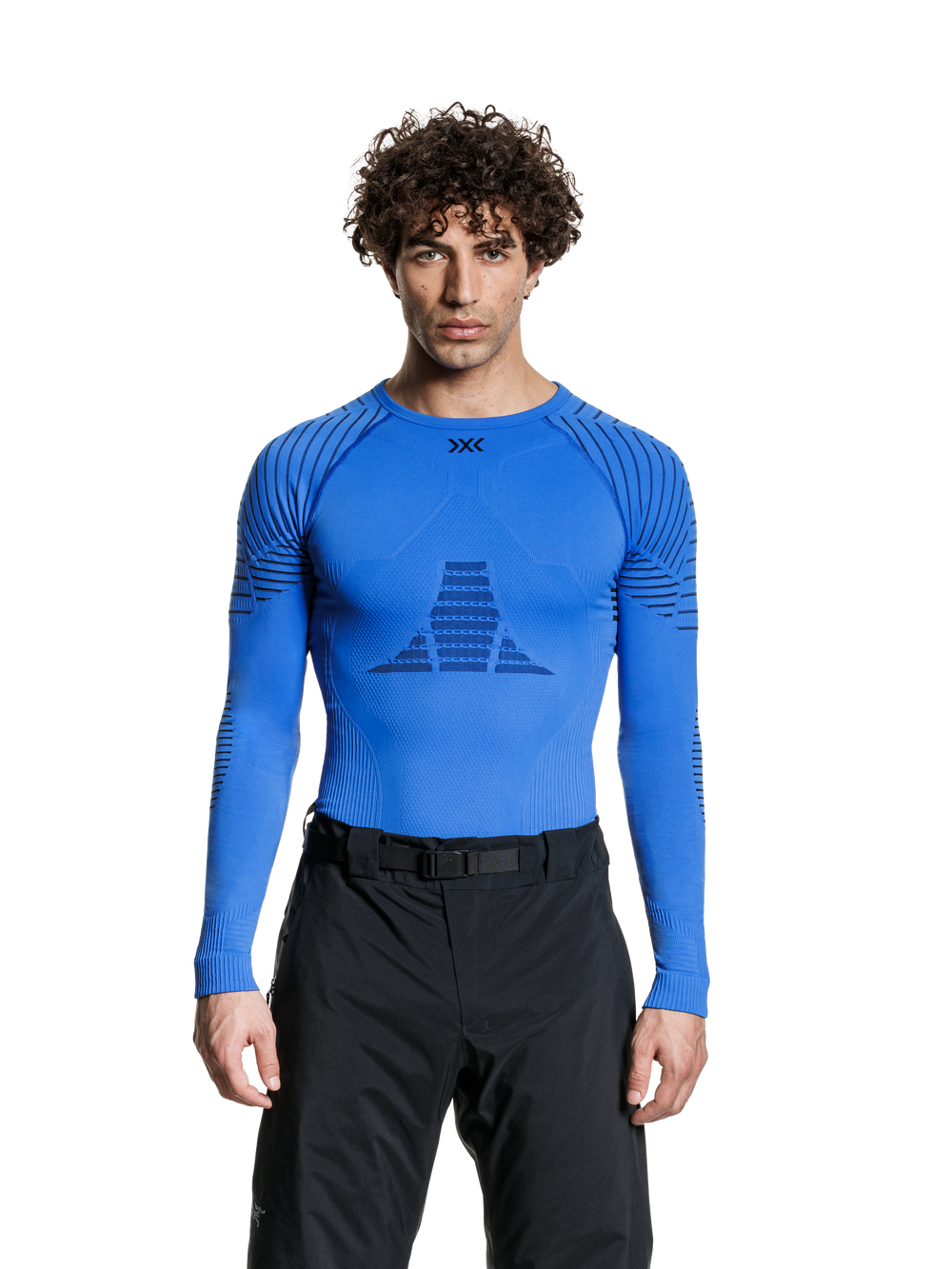 989235a2-6539-4c74-b685-3ee69236871f___989235a2-6539-4c74-b685-3ee69236871f,IN-WT06W19M-A101,250212-IN-WT06W19M-A101-MODEL_SHOT-0207_2C,dam,#color_blossom-blue-black