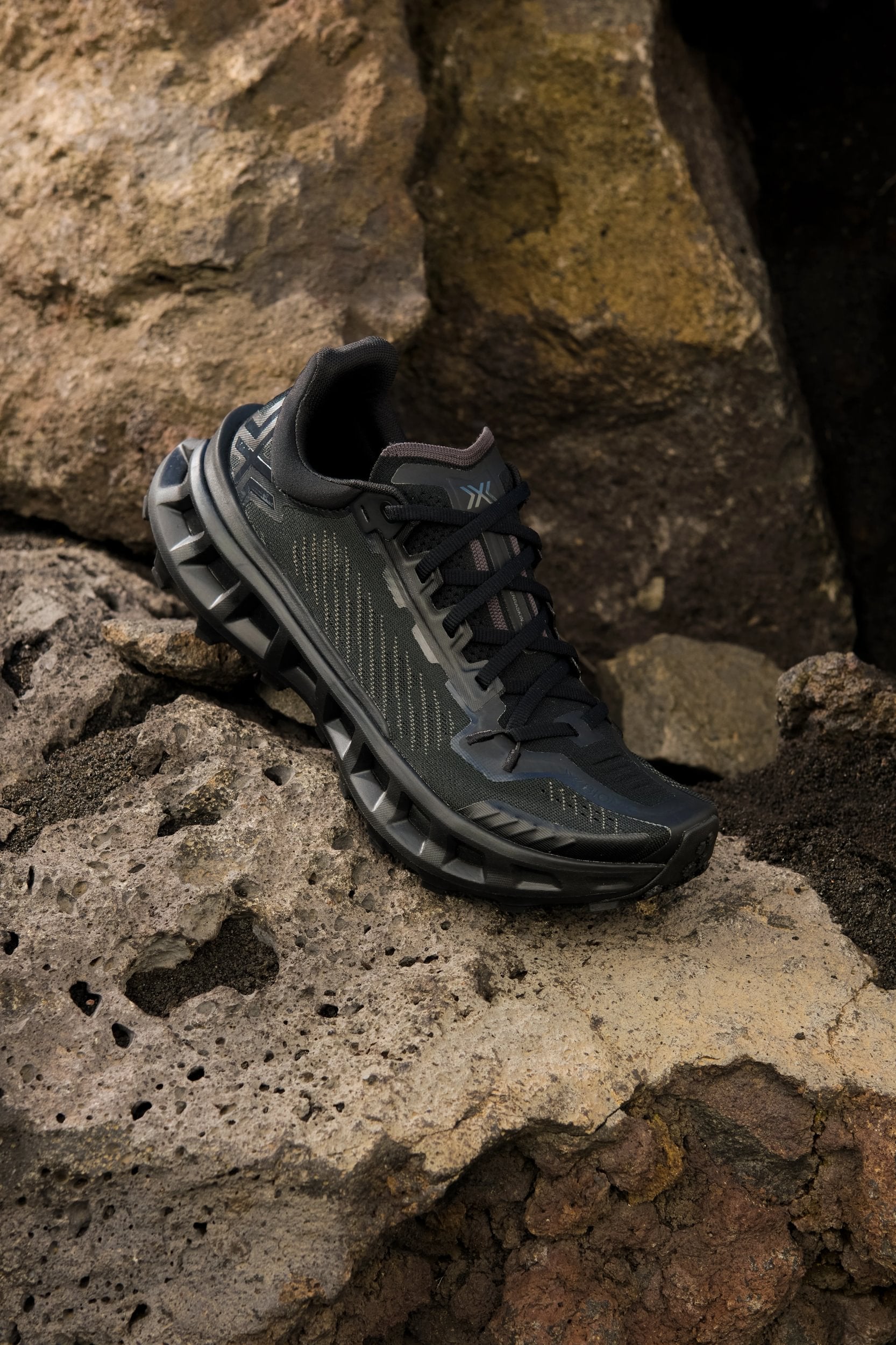 X-BIONIC TERRASKIN X03 - X Black Rhino Grey - Footwear - 29 of 50