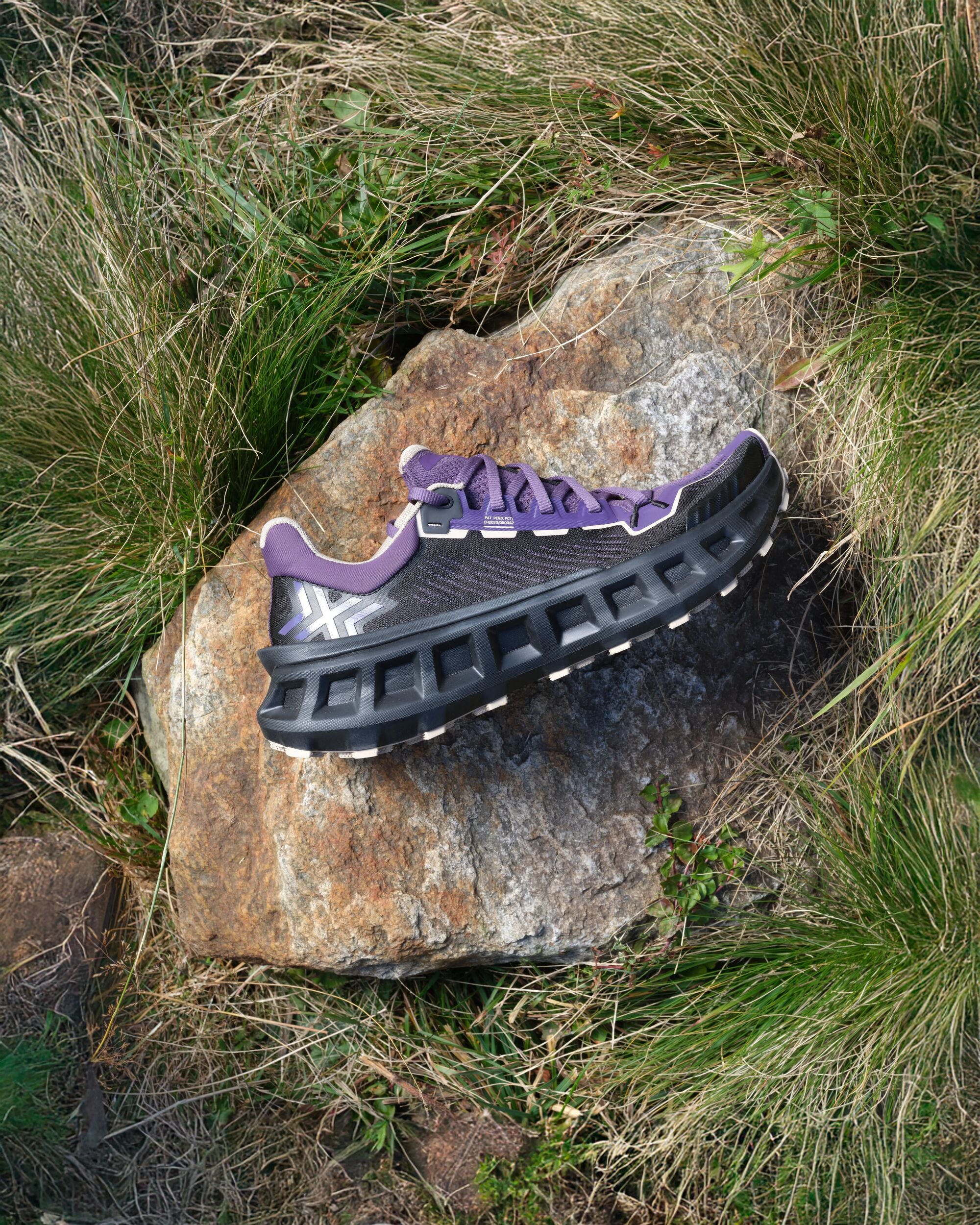 X-BIONIC TERRASKIN X03 - Deep Purple X Black Sand - Footwear - 29 of 50